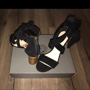 Venice Camuto Cross -strap Sandal